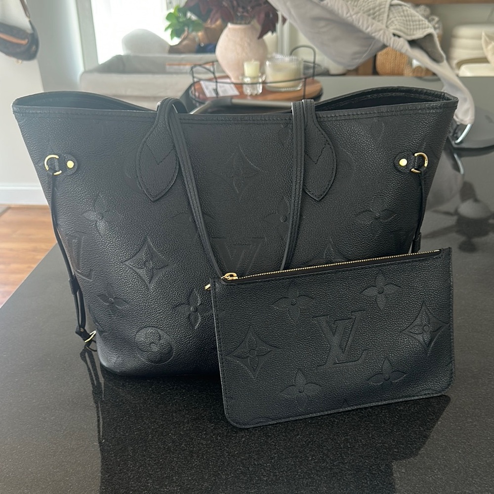 Louis Vuitton Neverfull MM Tote Bag with Pouch